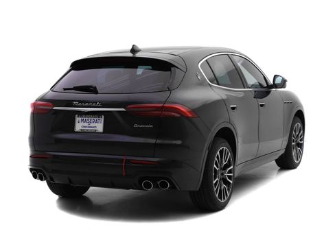 New 2025 Maserati Grecale GT image 4