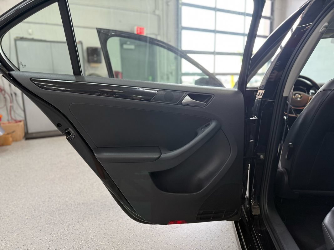 Used 2017 Volkswagen Jetta SEL FWD image 11