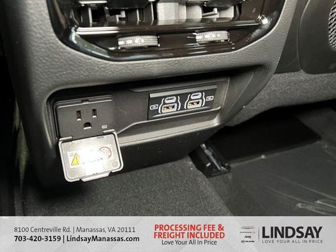 New 2025 Jeep Grand Cherokee Altitude AWD/4WD image 17