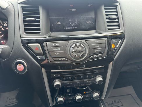 Used 2019 Nissan Pathfinder SV image 22