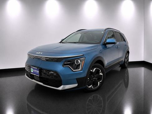 Used 2023 Kia Niro Wind w/ Wind Preserve Package FWD image 1