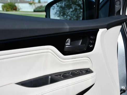 Used 2025 Honda Odyssey Touring image 11