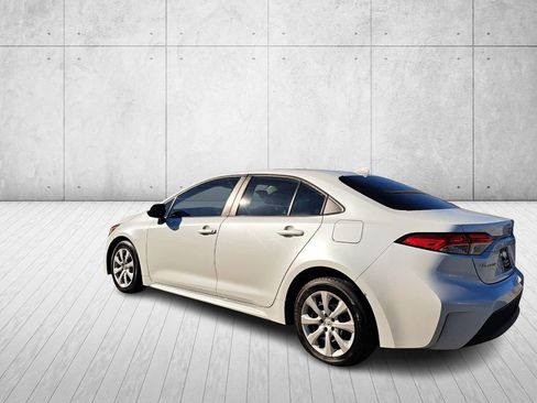 Used 2024 Toyota Corolla LE image 7