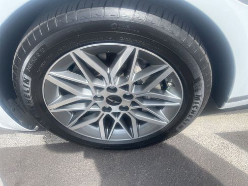 Certified 2025 Genesis G80 2.5T AWD/4WD image 4