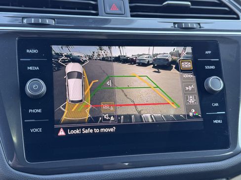 Certified 2024 Volkswagen Tiguan SE R-Line FWD image 21