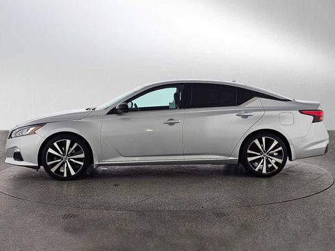 Used 2019 Nissan Altima 2.5 SR w/ SR Premium Package image 6