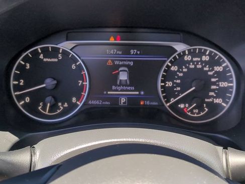 Used 2024 Nissan Altima 2.5 SV FWD image 14