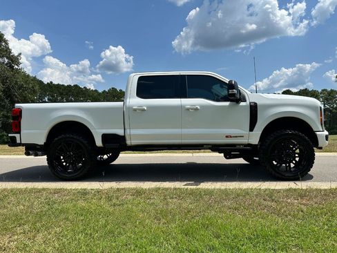 Used 2023 Ford F250 XLT w/ Black Appearance Package AWD/4WD image 4