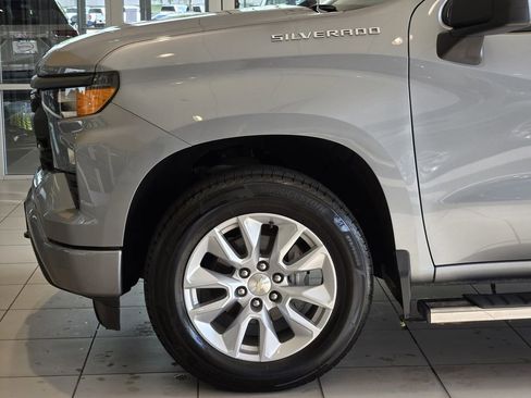 Used 2023 Chevrolet Silverado 1500 Custom RWD image 9