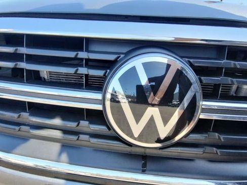 Used 2024 Volkswagen Jetta SE FWD image 28