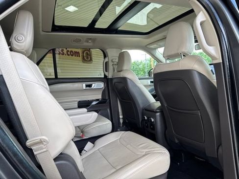 Used 2020 Ford Explorer Platinum w/ Premium Technology Package AWD/4WD image 5