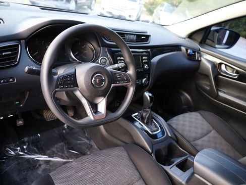 Used 2017 Nissan Rogue Sport SV image 15