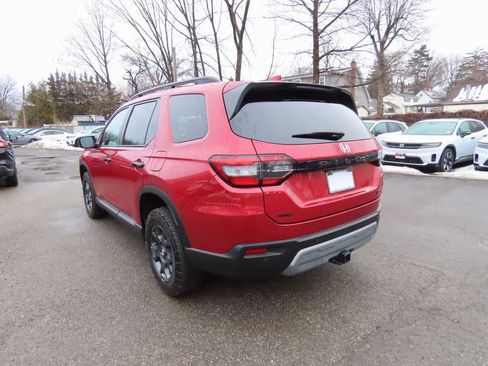Certified 2023 Honda Pilot TrailSport image 4