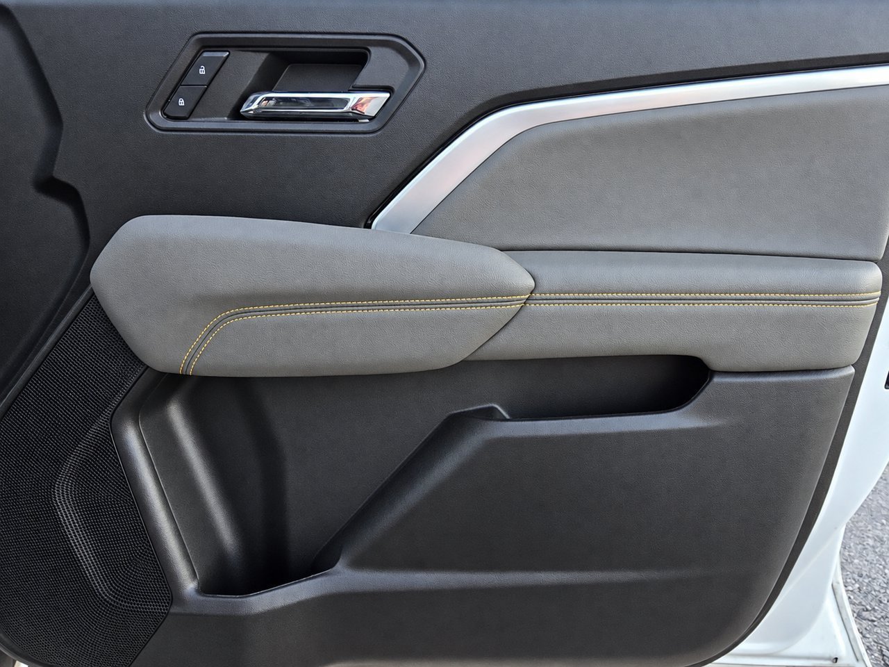 Certified 2024 Chevrolet Colorado ZR2 w/ ZR2 Convenience Package III AWD/4WD image 30