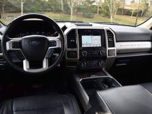 Used 2018 Ford F250 Lariat image 26