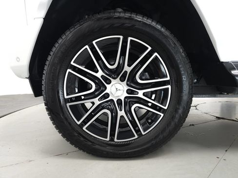 Used 2025 Mercedes-Benz G 580 image 37