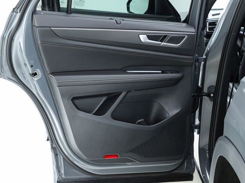 New 2026 Volkswagen Atlas Cross Sport SEL R-Line image 17