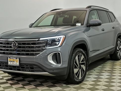 Used 2026 Volkswagen Atlas SE w/ Panoramic Sunroof Package AWD/4WD image 5