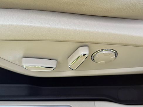 Used 2018 Lincoln MKC Premiere FWD image 21