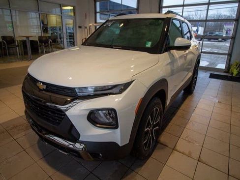 Certified 2023 Chevrolet TrailBlazer ACTIV image 2