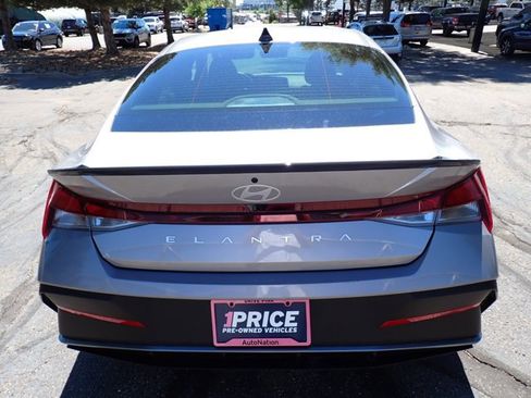 Used 2025 Hyundai Elantra Sport FWD image 3