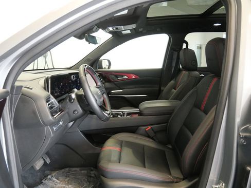 Used 2024 Chevrolet Traverse RS w/ LPO, Floor Liner Package AWD/4WD image 15