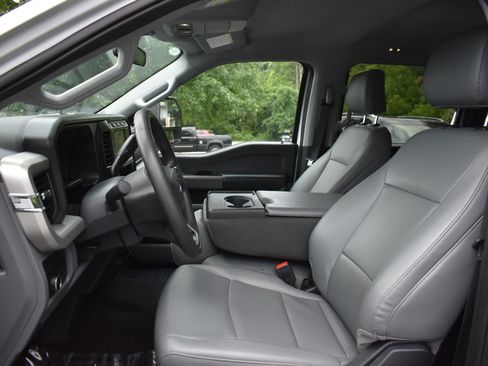 Used 2024 Ford F350 XLT AWD/4WD image 14