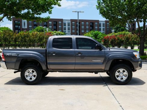 Used 2014 Toyota Tacoma 4x4 Double Cab w/ TRD Off-Road Package image 15