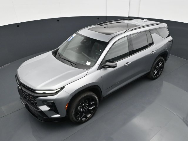Used 2025 Chevrolet Traverse RS AWD/4WD image 39