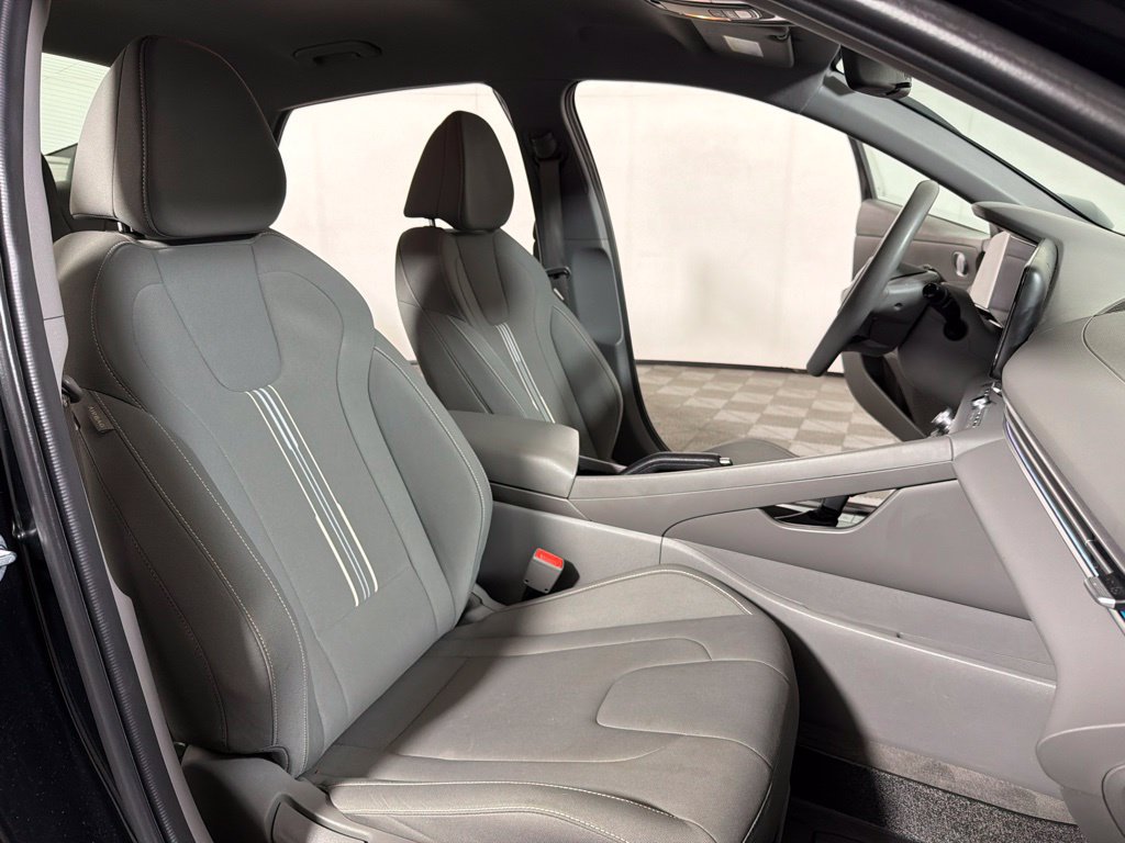 Used 2024 Hyundai Elantra SEL FWD image 23