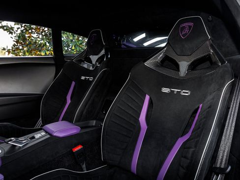 Used 2023 Lamborghini Huracan STO image 31