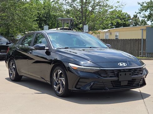 Used 2024 Hyundai Elantra Limited FWD image 1