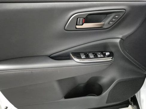 New 2026 Toyota Crown Signia AWD/4WD image 15
