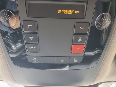 New 2026 Kia Carnival LX image 28