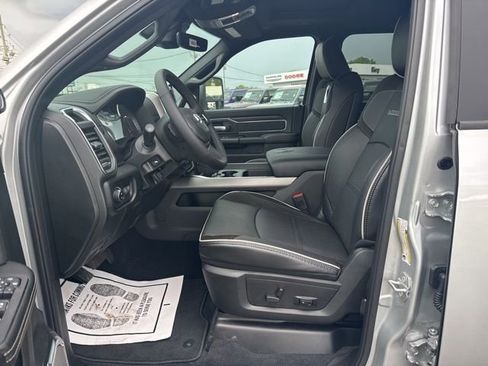 New 2026 RAM 2500 Laramie AWD/4WD image 12