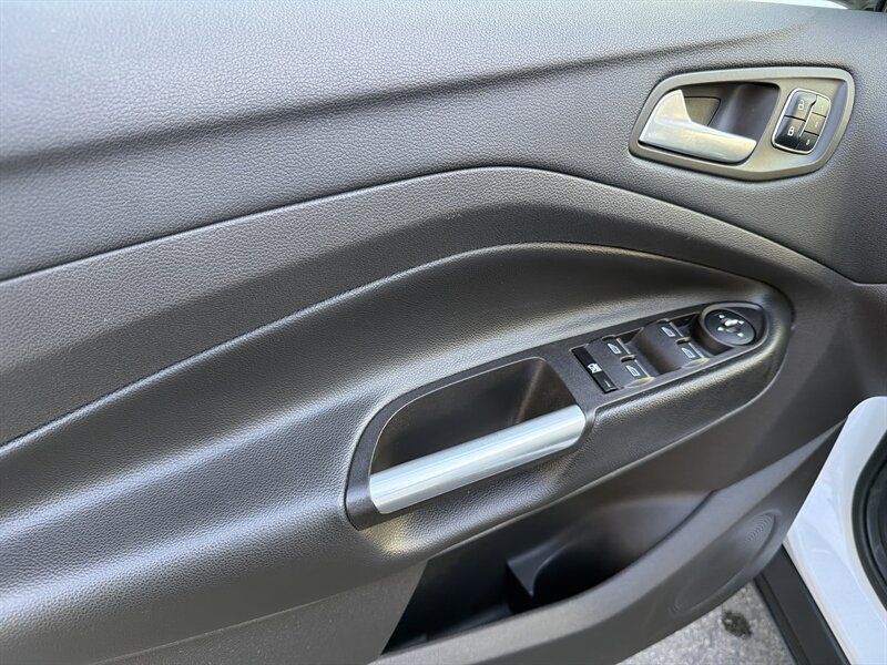 Used 2016 Ford Escape Titanium FWD image 18