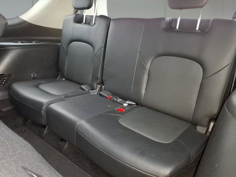 Used 2024 Nissan Armada SV image 10