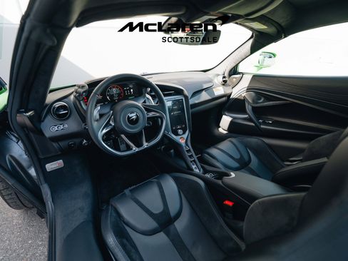Used 2025 McLaren 750S Spider image 28