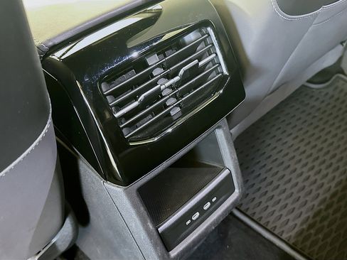 Used 2023 Volkswagen ID.4 Pro S image 27