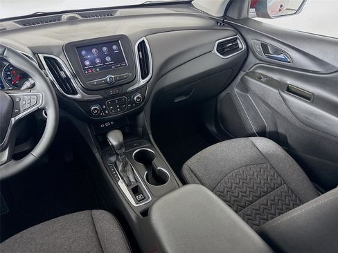 Used 2023 Chevrolet Equinox LT AWD/4WD image 23