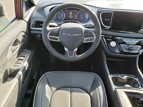 New 2026 Chrysler Pacifica Limited AWD/4WD image 10