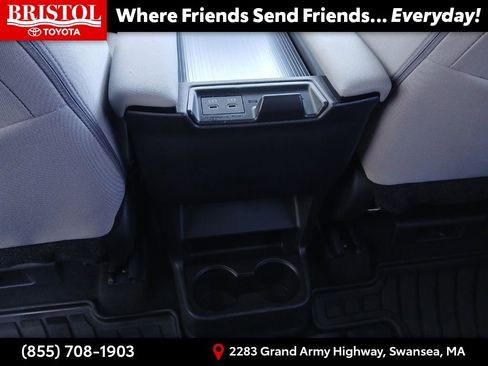 Used 2025 Toyota Sienna LE image 16