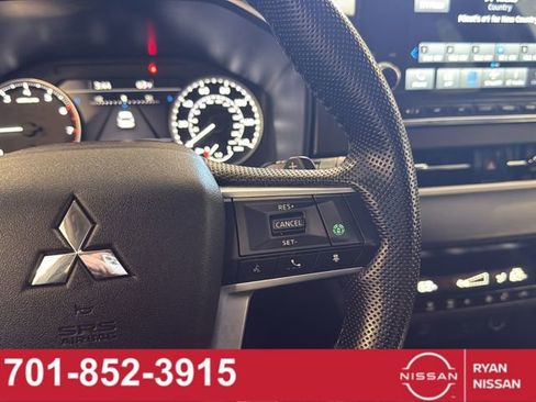 Used 2024 Mitsubishi Outlander SE image 28