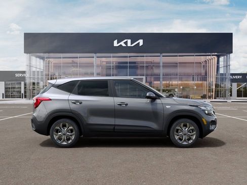 New 2026 Kia Seltos LX FWD image 3