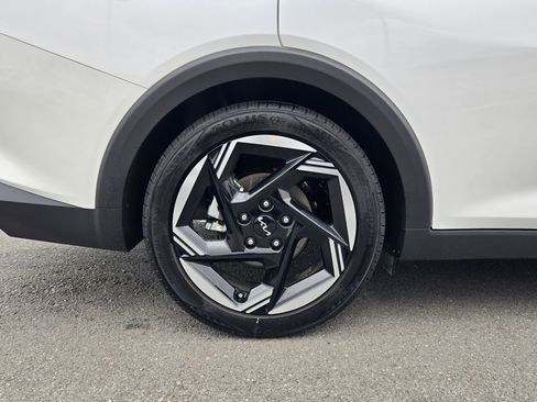 Used 2025 Kia K4 EX image 17