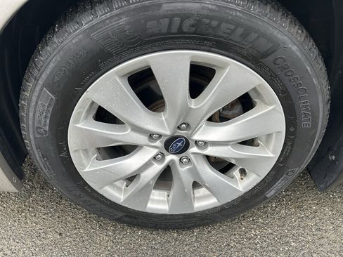 Used 2016 Subaru Legacy 2.5i Premium w/ Moonroof Package AWD/4WD image 8