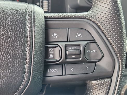 Used 2025 Toyota Tacoma SR5 AWD/4WD image 19