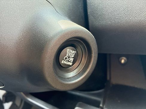 Used 2026 RAM ProMaster 2500 w/ Convenience Group FWD image 12