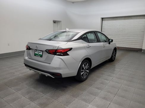 Used 2021 Nissan Versa SV image 9