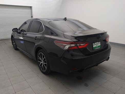 Used 2022 Toyota Camry SE FWD image 5
